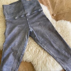 Avocado Air Capris/Leggings